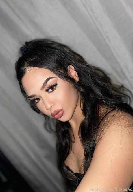 desmariie model photo