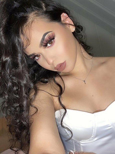 desmariie pornstar erotic pic