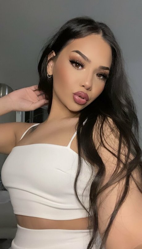 desmariie beautiful actress pics