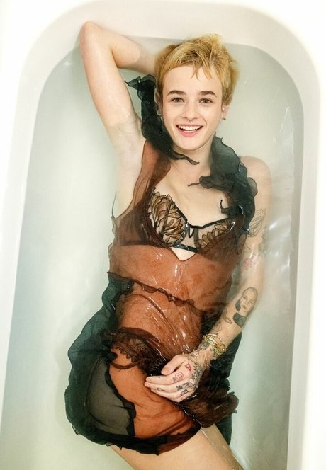 Esther McGregor pornstar free pic