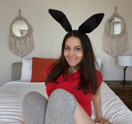 ellesfreepage sex star archive