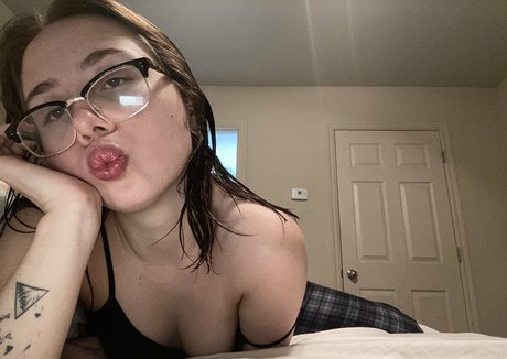 alliesparkles hot actress image