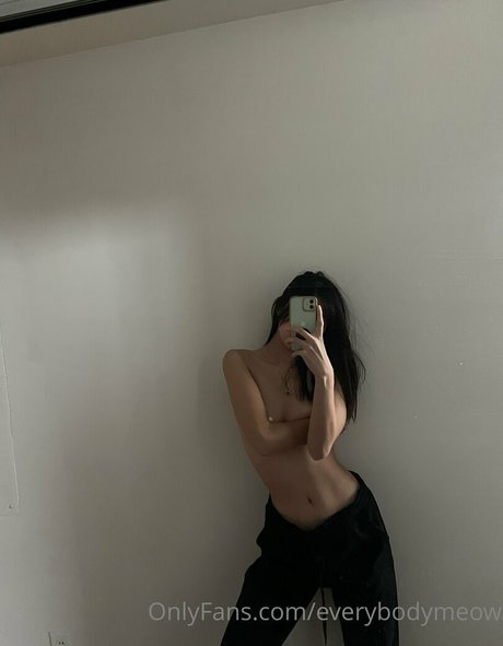 everybodymeow model nudes pictures