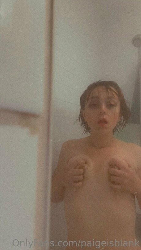 paigeisblank model nude picture