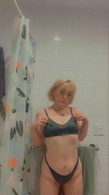 paigeisblank naked star pictures