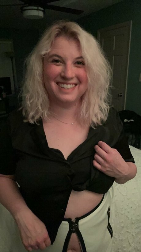 thatoneamy31 model naked picture