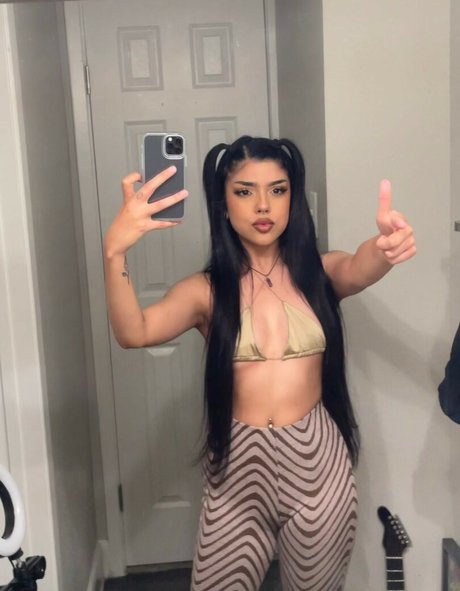 cyberiariley best model pic