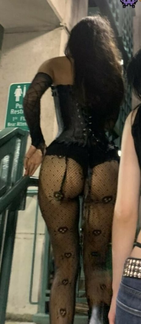 totallylizey model porn photo