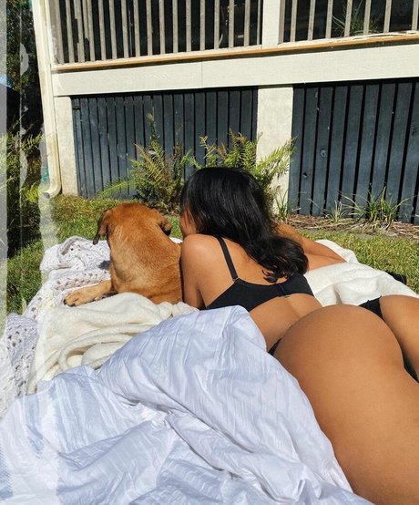 totallylizey exclusive star photos