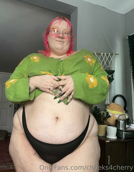 cheeks4cherry model xxx photo