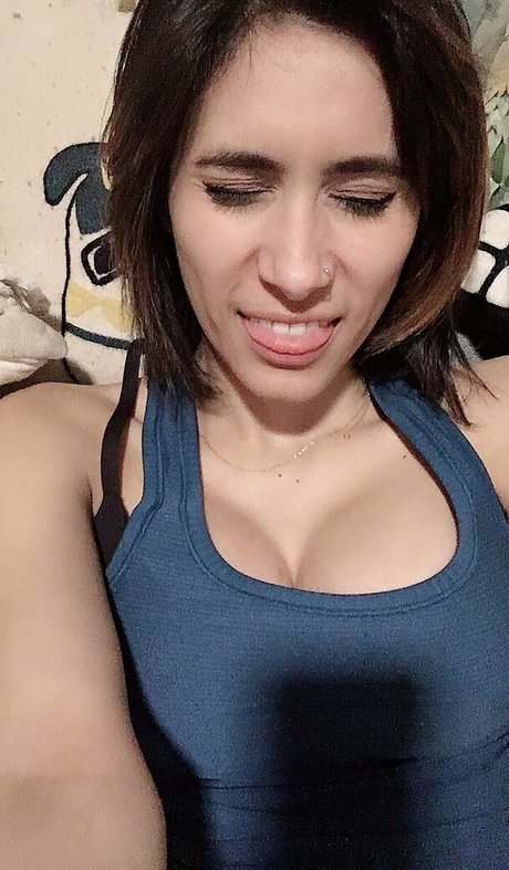 Cristina Vee pretty pornstar gallery