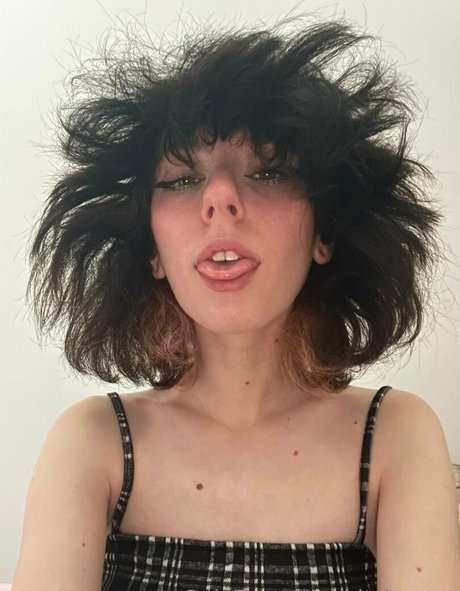 bitchgutzz xxx actress gallery