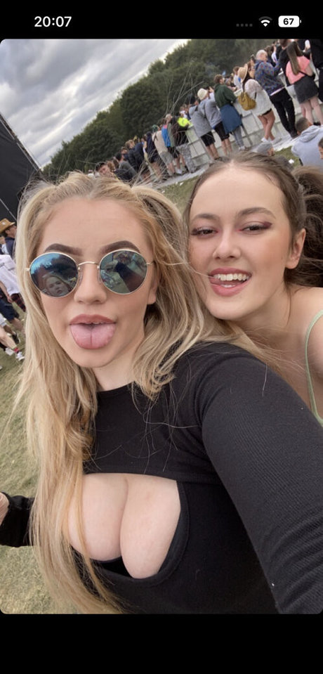 Hollie H nudes star pics