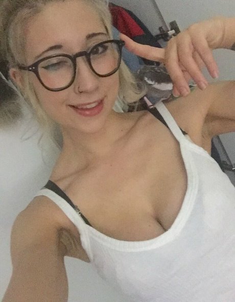 Sinneddonut adult model galleries