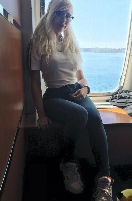 Sinneddonut star naked galleries