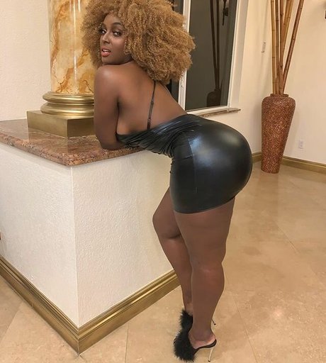 Amara La Negra hd pornstar pics