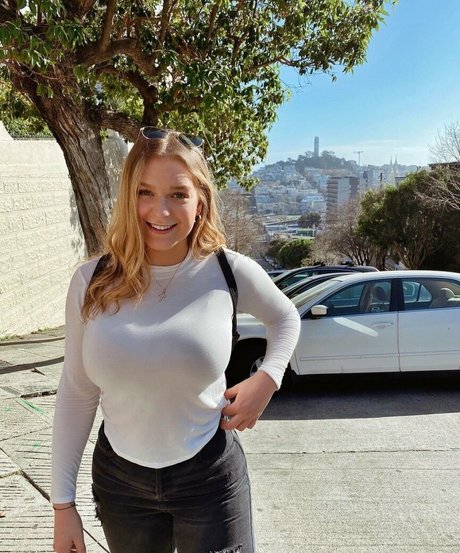 Whitney T exclusive model pic