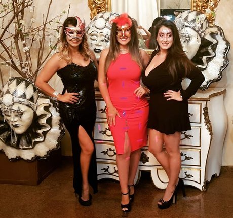 Michelly Rebechi star art pics