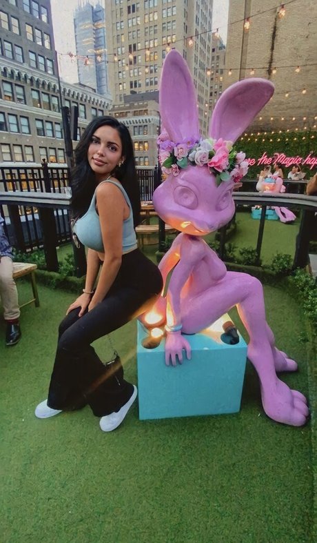 Tara Yazdi pornstar sex pics