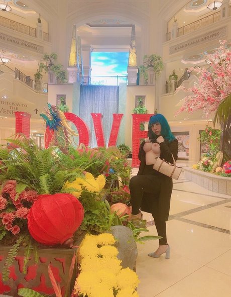 edie soft hot model images