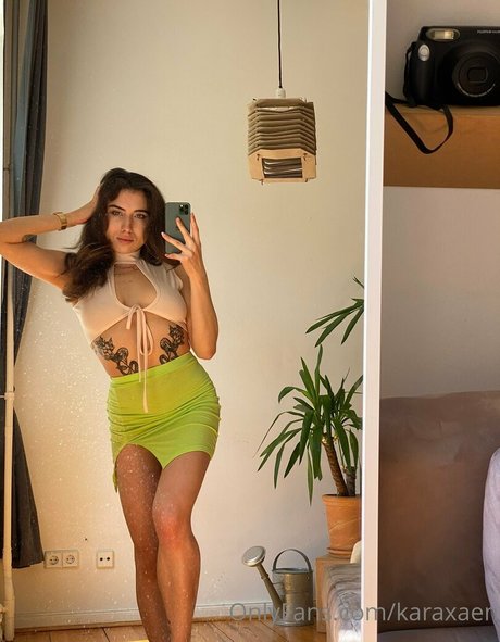karaxaen naked pornstar photo