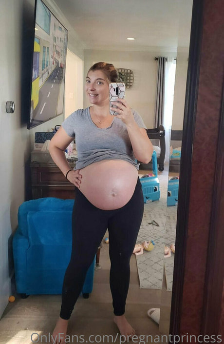 pregnantprincess model erotic pics