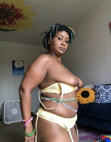 universallovvvve pretty actress photo