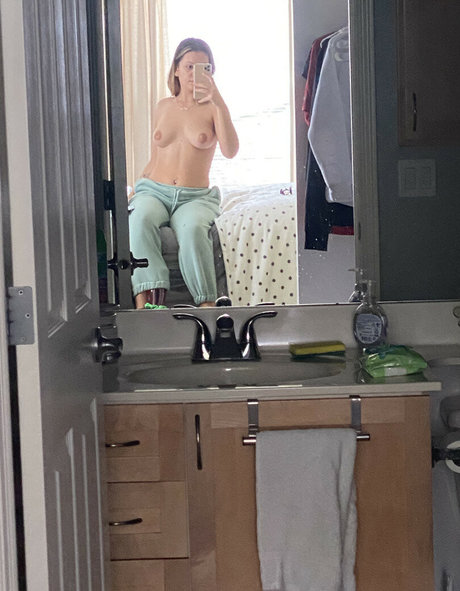 silkyvinyl nudes actress archive