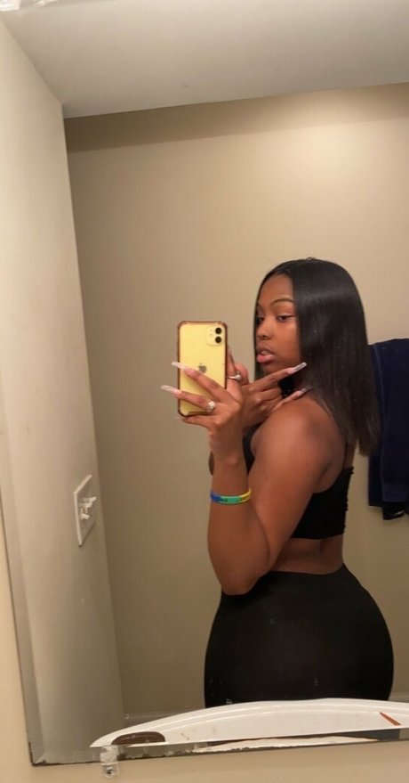 baezy free model pictures