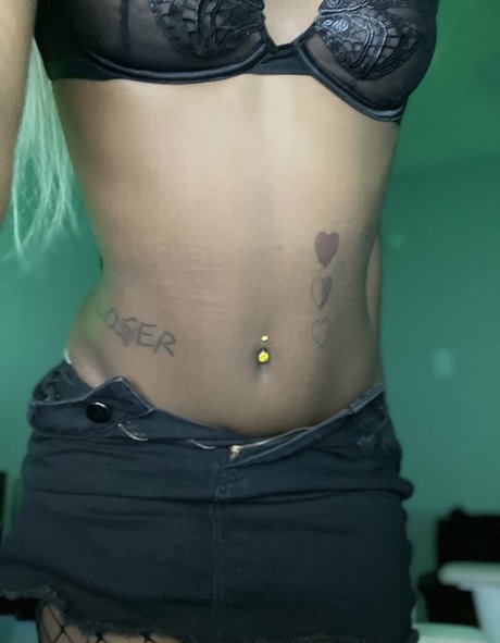 baezy model art photo