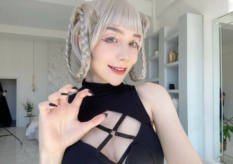 Coconut Kaya erotic model picture