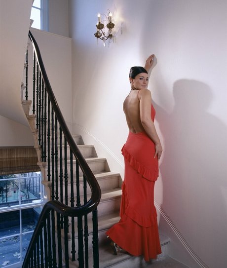 Natalie J Robb sexy model photo