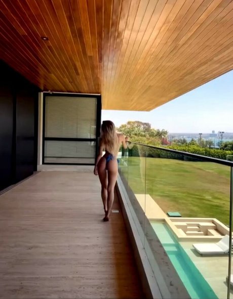 Sarahardel exclusive model archive