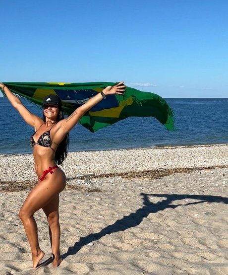 Annabel DaSilva model top photo