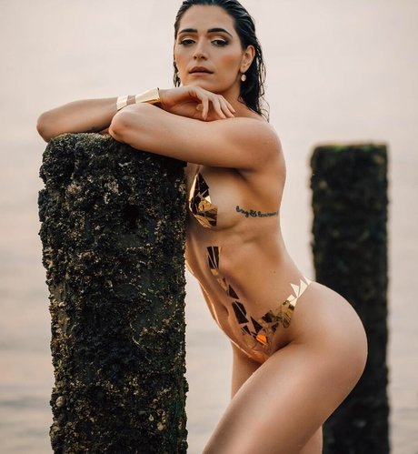 Annabel DaSilva art model image