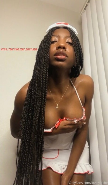 lovelylashe model pretty images