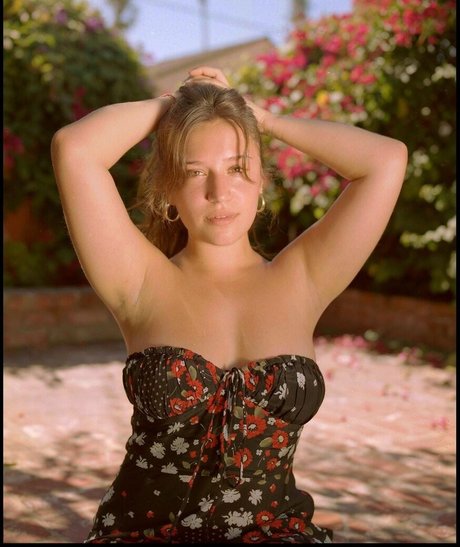 Gideon Adlon free star img