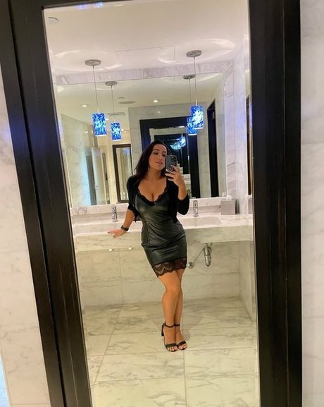 Nikki Geeks pornstar erotic picture