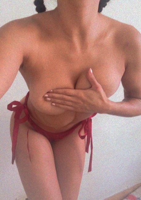 Noa Honey free model pic