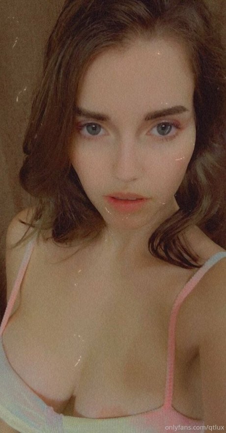 QT Lux adult model galleries