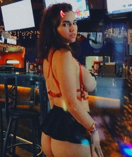 QT Lux pretty pornstar gallery