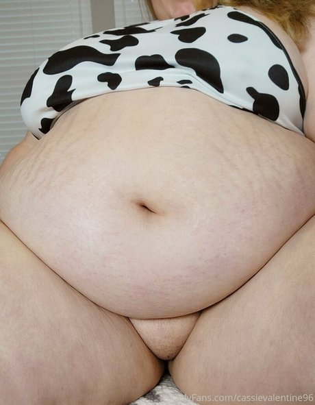 cassievalentine96 hd actress pic