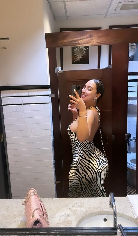 Omaima Benamre star art images