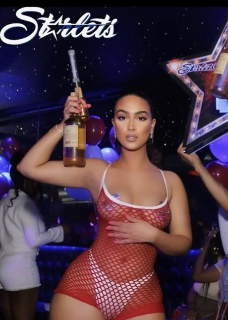 Omaima Benamre perfect star galleries