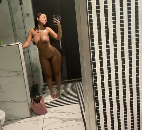 Omaima Benamre hd pornstar pictures