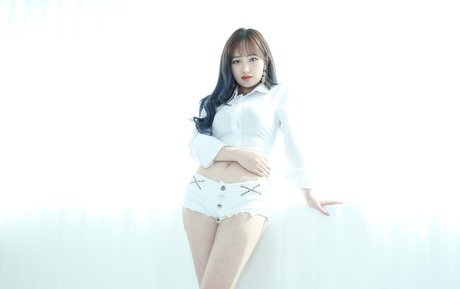 Chulwoo sexy actress images