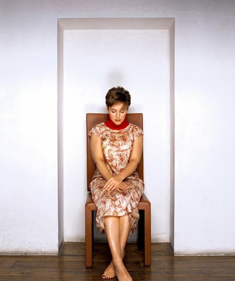 Amanda Burton hot star archive