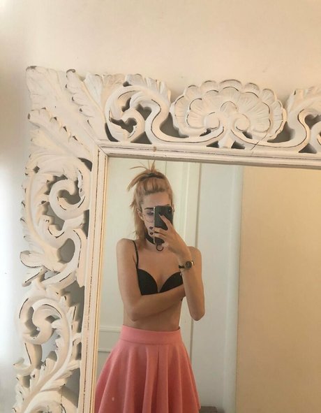 kvry22 hot model galleries