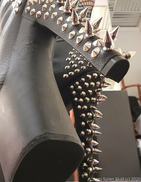 gtssyren nude star photos