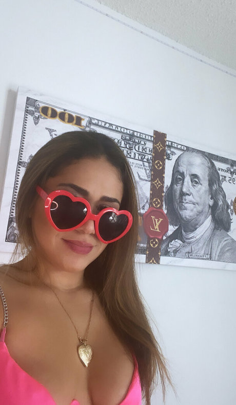 playgirlcarli18 pretty pornstar gallery